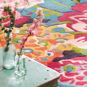 Vlněný kusový koberec Sanderson Rose&Peony cerise 45005
