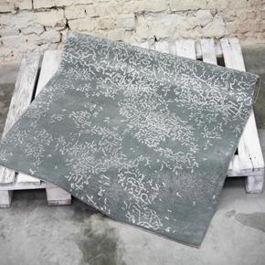 Designový koberec Stepevi Blossom Antique Gray & Crystal Gray - 140 x 200