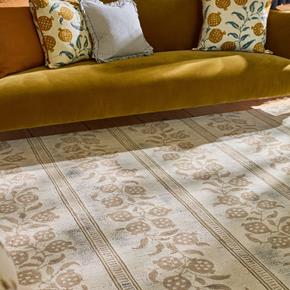 Moderní vlněný koberec Sanderson Annar flax 148001