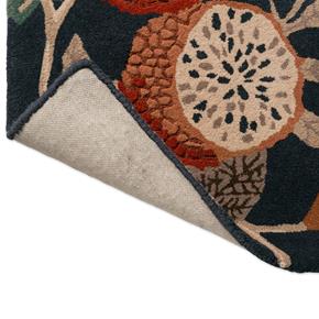 Vlněný kusový koberec Sanderson Jackfruit tumeric - indigo 148708