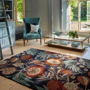 Vlněný kusový koberec Sanderson Jackfruit tumeric - indigo 148708