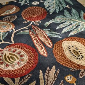 Vlněný kusový koberec Sanderson Jackfruit tumeric - indigo 148708