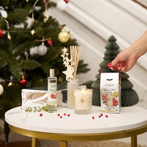 Esteban vánoční svíčka ve skle Berries and Winter Flower 180 g