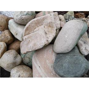 Solitérní kameny s žilkováním