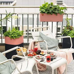 Samozavlažovací truhlík Lechuza Balconera Color 80 meruňkový