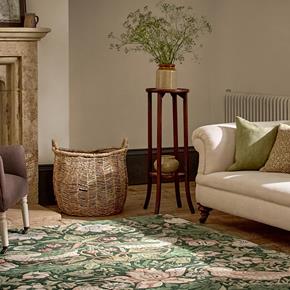 Luxusní květinový koberec Morris & Co Strawberry Thief forest 027707 