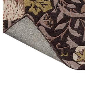 Luxusní květinový koberec Morris & Co Strawberry Thief grape 027705