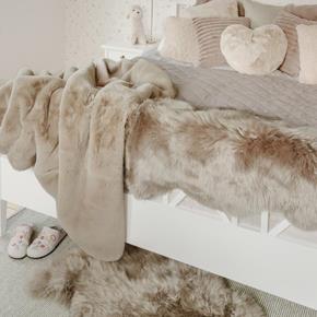 Skinnwille Home Collection kožešinová předložka Gently taupe