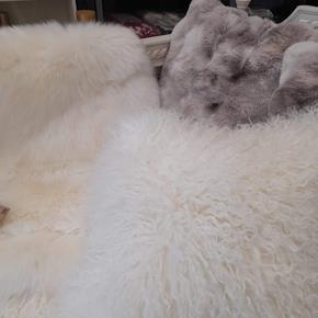 Skinnwille Home Collection kožešinový povlak na polštář Shansi bílý