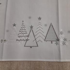 Vánoční ubrus - napron bílý se stromečky